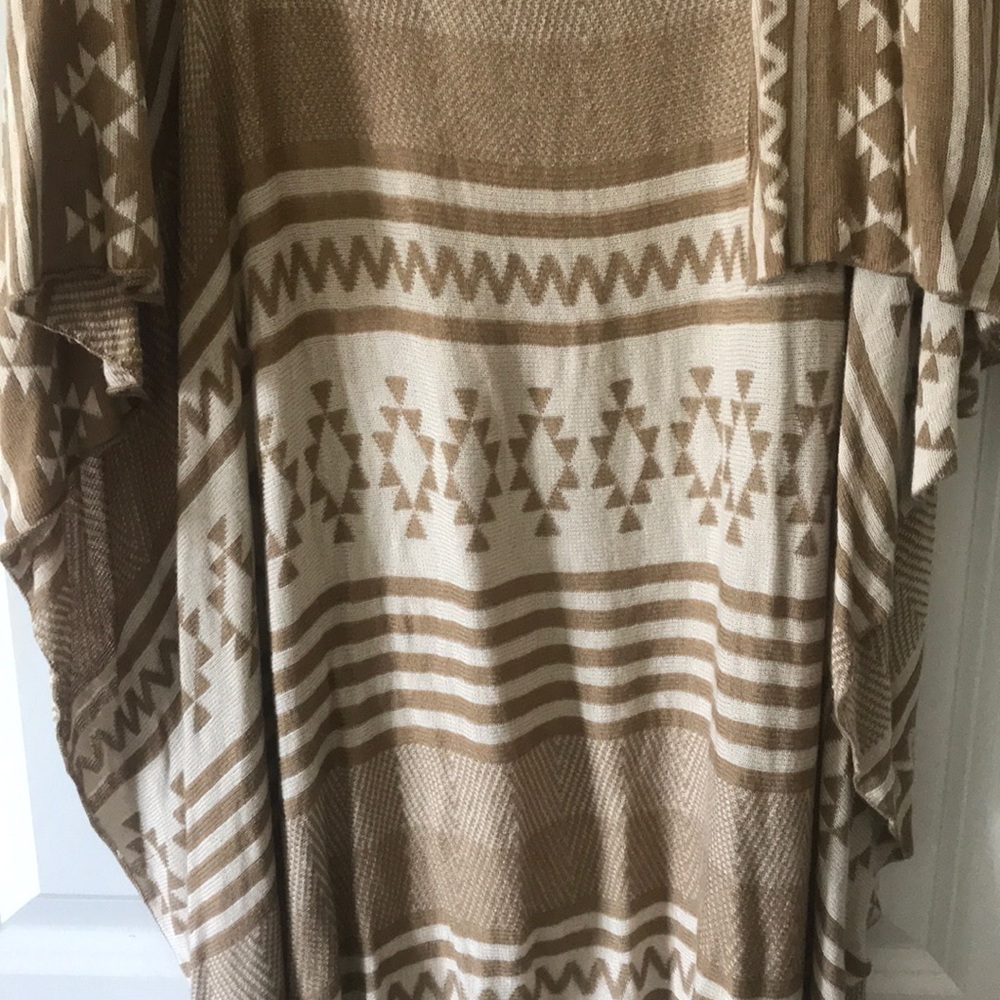 Aztec Print Vest - Picture 2 of 2